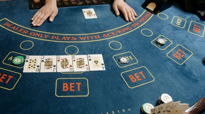How Mobile Casino Platforms Optimize User Experience